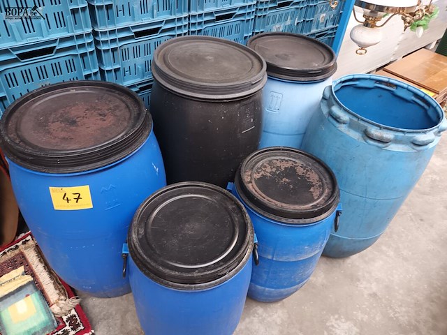 Lot 47 - watertonnen. 6 stuks - afbeelding 1 van  4