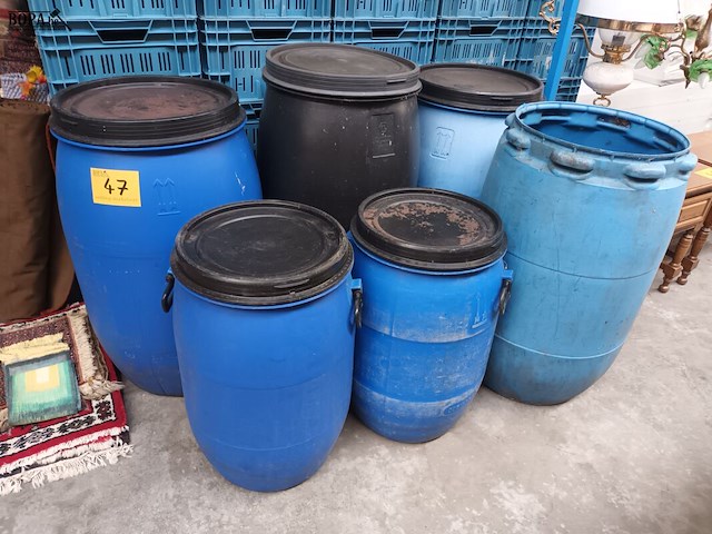 Lot 47 - watertonnen. 6 stuks - afbeelding 2 van  4