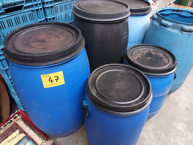 Lot 47 - watertonnen. 6 stuks - afbeelding 4 van  4