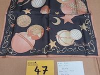 Lot 47 - zijden sjaal nina ricci - afbeelding 1 van  4