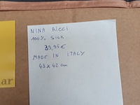 Lot 47 - zijden sjaal nina ricci - afbeelding 2 van  4