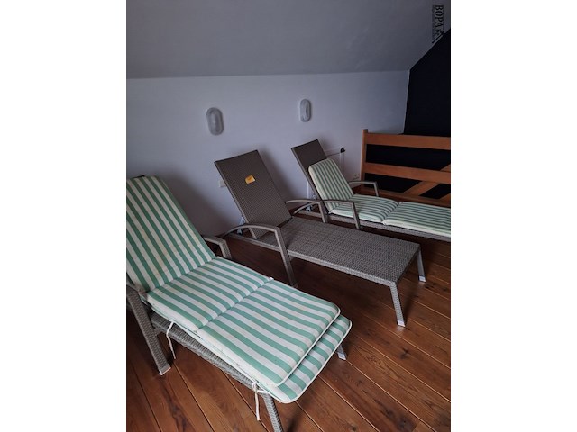 Lot 471 - tuinbed met kussens. 3 stuks - afbeelding 1 van  2