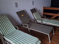 Lot 471 - tuinbed met kussens. 3 stuks - afbeelding 1 van  2