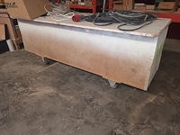 Lot 472 - houten werkbank op wielen - afbeelding 2 van  2
