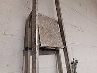 Lot 472 - trapladder - afbeelding 3 van  4
