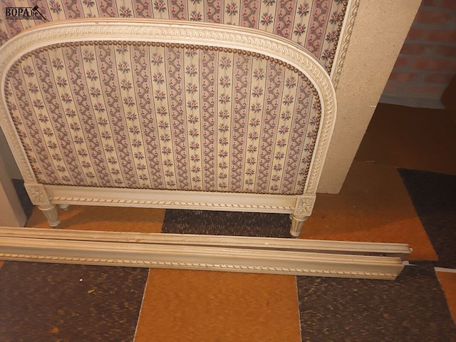 Lot 473 - antiek bed - afbeelding 2 van  3