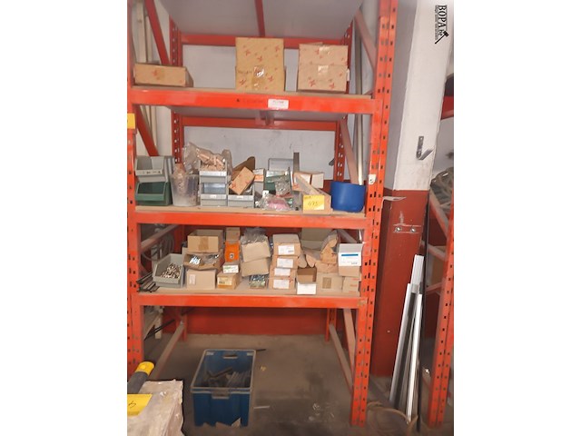 Lot 473 - bevestigingsmateriaal. inhoud rek - afbeelding 1 van  8