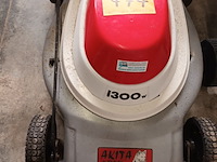 Lot 474 - elektrische grasmachine akita - afbeelding 3 van  4