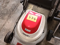 Lot 474 - elektrische grasmachine akita - afbeelding 4 van  4