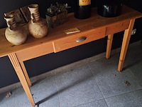 Lot 474 - houten wandtafeltje - afbeelding 1 van  1