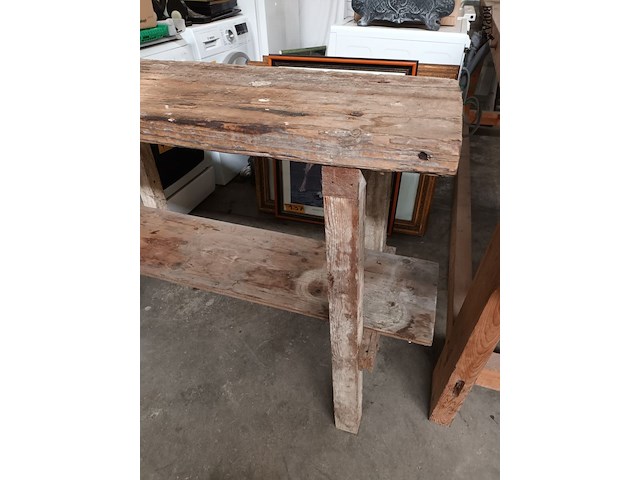 Lot 476 - houten werkbank met bankschroef - afbeelding 3 van  4