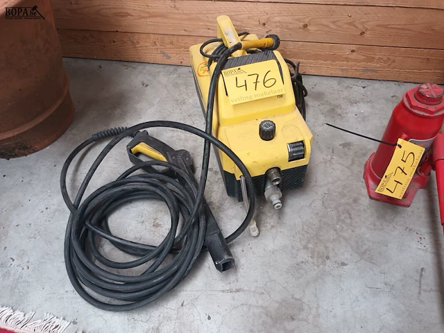 Lot 476 - kärcher 725 hogedrukspuit - afbeelding 1 van  4