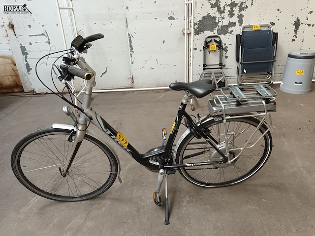 Lot 477 - elektrische fiets trek - afbeelding 1 van  4