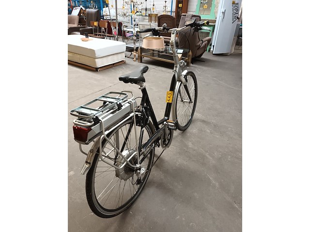 Lot 477 - elektrische fiets trek - afbeelding 4 van  4