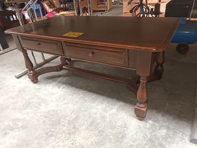 Lot 477 - salontafel met 2 lades - afbeelding 2 van  3