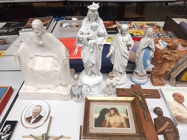 Lot 478 - heiligenbeelden en devotie. 42 stuks - afbeelding 2 van  7
