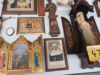 Lot 478 - heiligenbeelden en devotie. 42 stuks - afbeelding 4 van  7