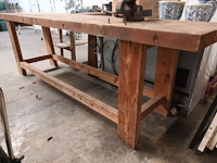 Lot 478 - werkbank met bankschroef - afbeelding 2 van  4
