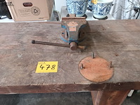 Lot 478 - werkbank met bankschroef - afbeelding 4 van  4
