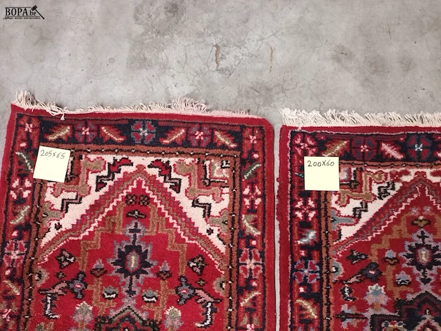 Lot 479 - handgeweven oosters tapijt. 2 stuks - afbeelding 4 van  6