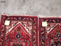 Lot 479 - handgeweven oosters tapijt. 2 stuks - afbeelding 4 van  6
