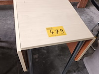 Lot 479 - keukentafel - afbeelding 1 van  3