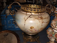 Lot 48 - antieke vazen en dekselpotten. 6 stuks - afbeelding 2 van  5