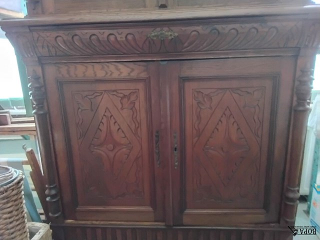 Lot 48 - antieken kast louis xv met spiegelraamdeuren - afbeelding 3 van  7