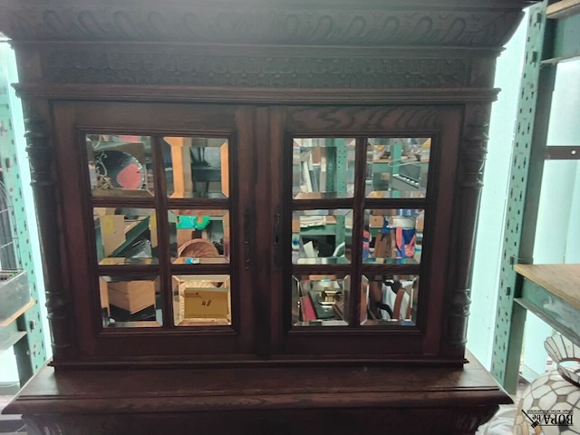 Lot 48 - antieken kast louis xv met spiegelraamdeuren - afbeelding 4 van  7