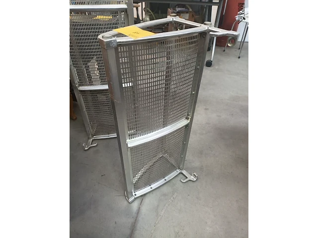 Lot 48 - bagagerek vandevelde - afbeelding 2 van  4