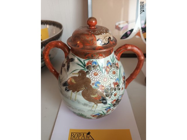 Lot 48 - chinese dekselpot - afbeelding 1 van  6