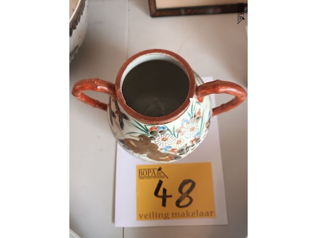 Lot 48 - chinese dekselpot - afbeelding 2 van  6