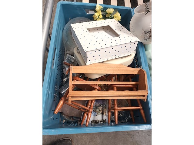 Lot 48 - decoratie. 4 bakken - afbeelding 7 van  8