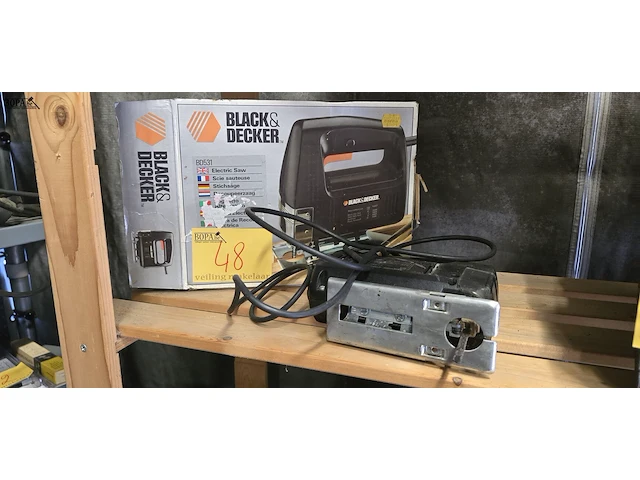 Lot 48 - decoupeerzaag black en decker - afbeelding 1 van  4