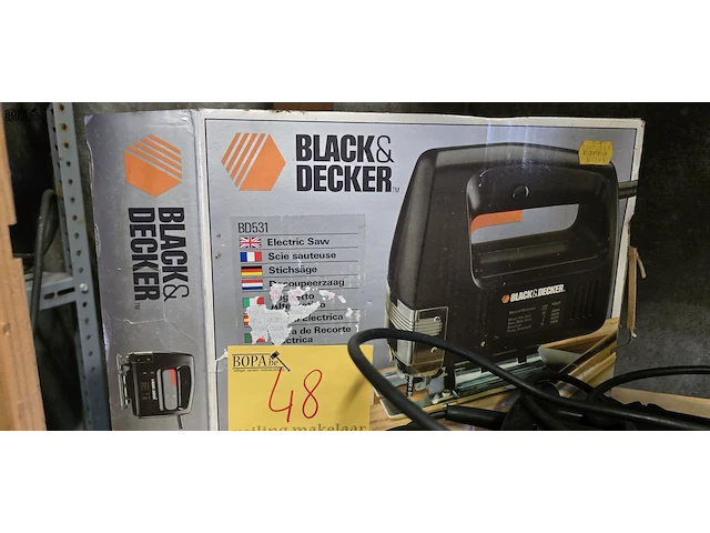 Lot 48 - decoupeerzaag black en decker - afbeelding 2 van  4