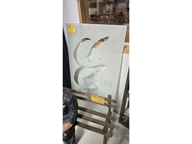 Lot 48 - dik glazen blad met tekening - afbeelding 2 van  2