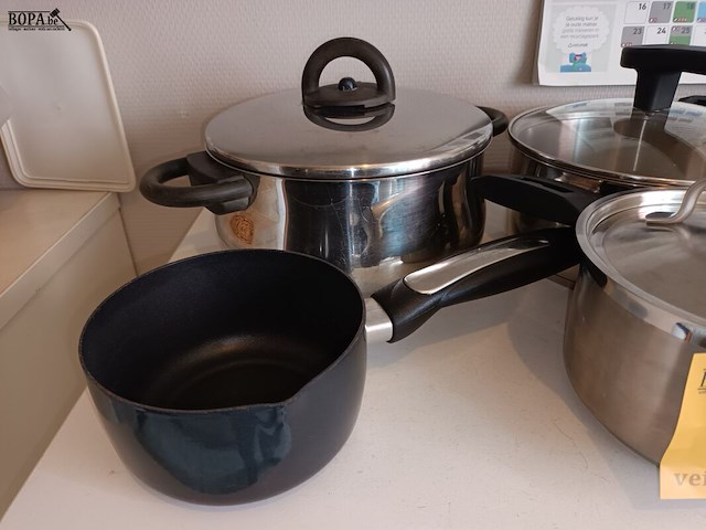Lot 48 - kookpotten en pannen. 8 stuks - afbeelding 2 van  4