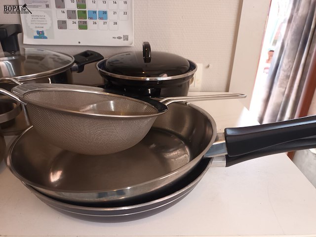 Lot 48 - kookpotten en pannen. 8 stuks - afbeelding 3 van  4