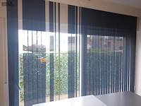 Lot 48 - lamellen gordijn luxaflex - afbeelding 1 van  4