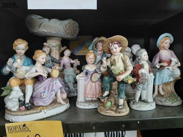 Lot 48 - lot porselijnen beelden decoratieve figuuren - 9 stuks - afbeelding 2 van  2