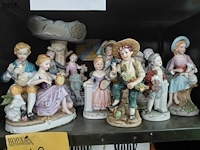 Lot 48 - lot porselijnen beelden decoratieve figuuren - 9 stuks - afbeelding 2 van  2