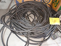 Lot 48 - lot verlengkabels en verdeelstekkers - afbeelding 2 van  3