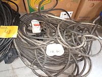 Lot 48 - lot verlengkabels en verdeelstekkers - afbeelding 3 van  3