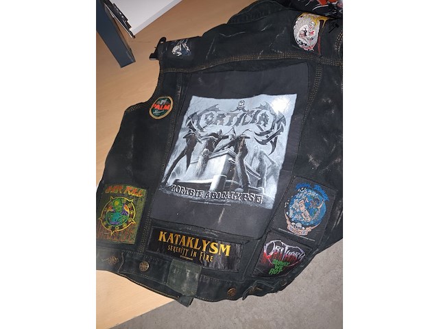 Lot 48 - metal jeans gillet en jas - afbeelding 3 van  5