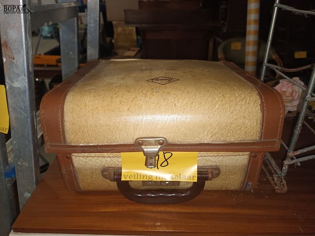 Lot 48 - oude filmprojector eumig - afbeelding 3 van  4