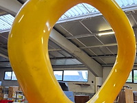 Lot 48 - sculpturen naar kunstenaar nick ervinck 2 stuks - afbeelding 3 van  3