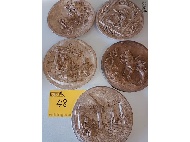 Lot 48 - sierborden keramiek. 5 stuks - afbeelding 1 van  5