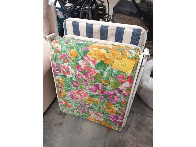 Lot 48 - tuinbed. 2 stuks - afbeelding 1 van  3