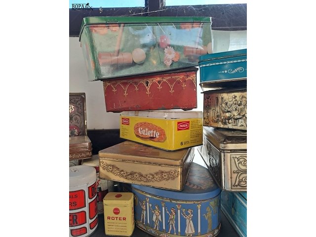 Lot 48 - vintage blikken dozen allerlei - afbeelding 3 van  4