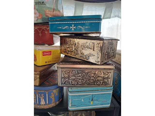 Lot 48 - vintage blikken dozen allerlei - afbeelding 4 van  4